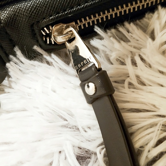 Esprit Messenger Bag Black - Picture 3 of 6